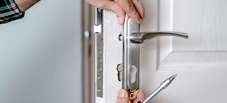 Front Door Knob Repair in Ottawa, ON